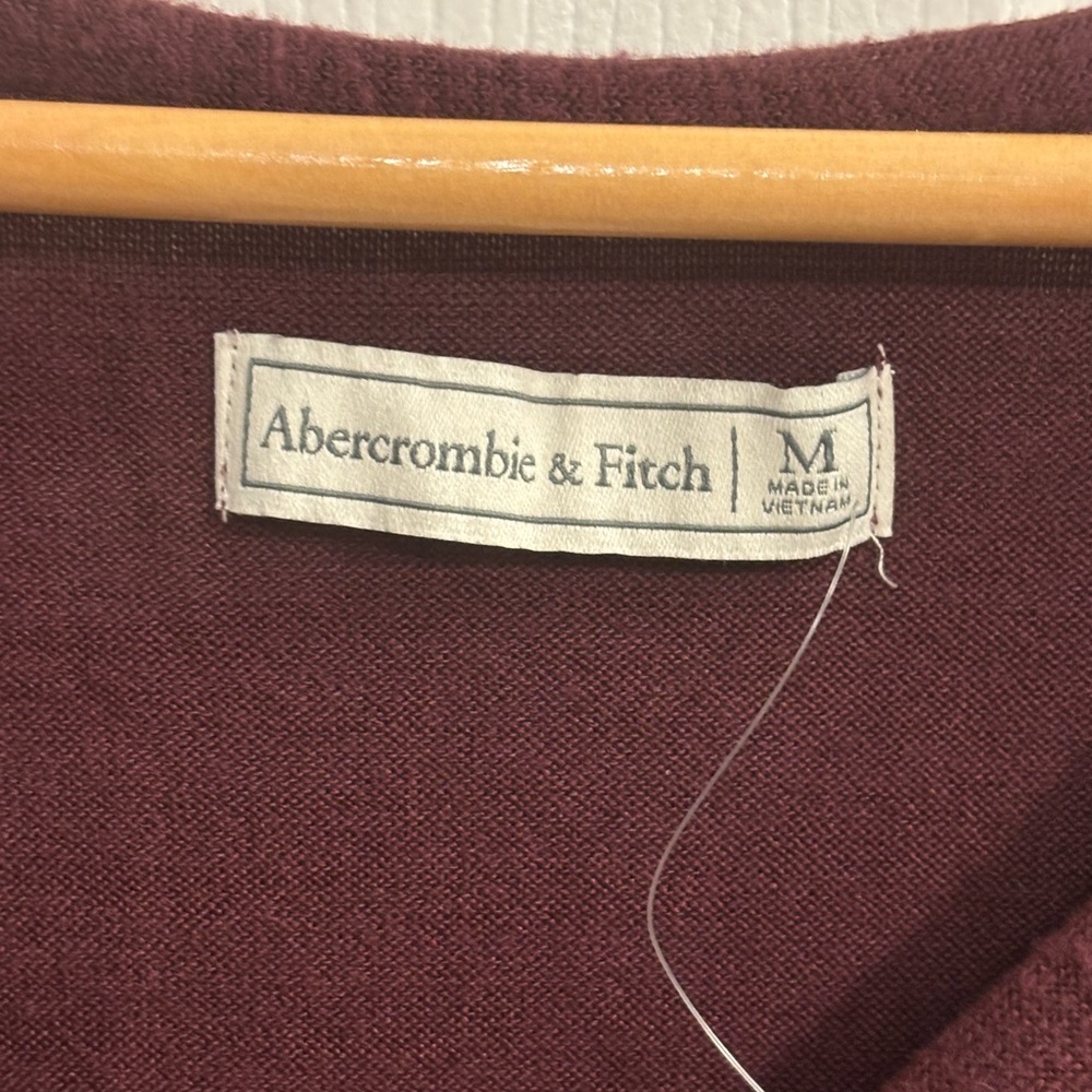 NWT Abercrombie & Fitch Women’s M Burgundy Long Sleeve Henley Top Soft - Picture 2 of 9